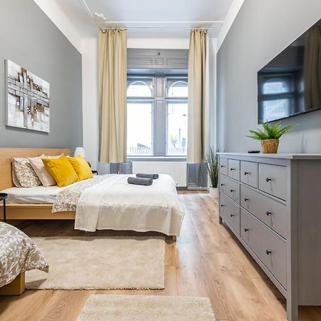 Deluxe Kazincy Apartment In The Heart Of Budapeşte Dış mekan fotoğraf