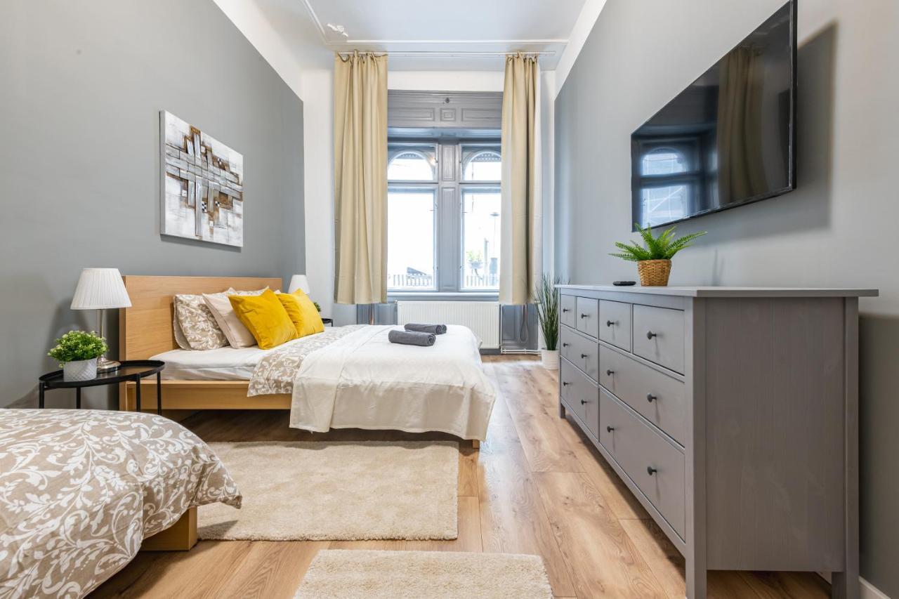 Deluxe Kazincy Apartment In The Heart Of Budapeşte Dış mekan fotoğraf