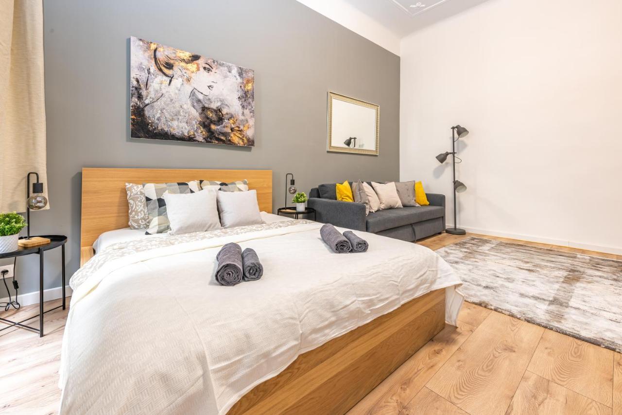 Deluxe Kazincy Apartment In The Heart Of Budapeşte Dış mekan fotoğraf