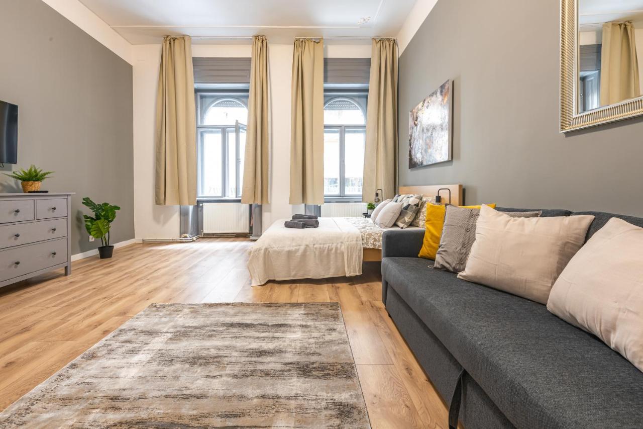 Deluxe Kazincy Apartment In The Heart Of Budapeşte Dış mekan fotoğraf