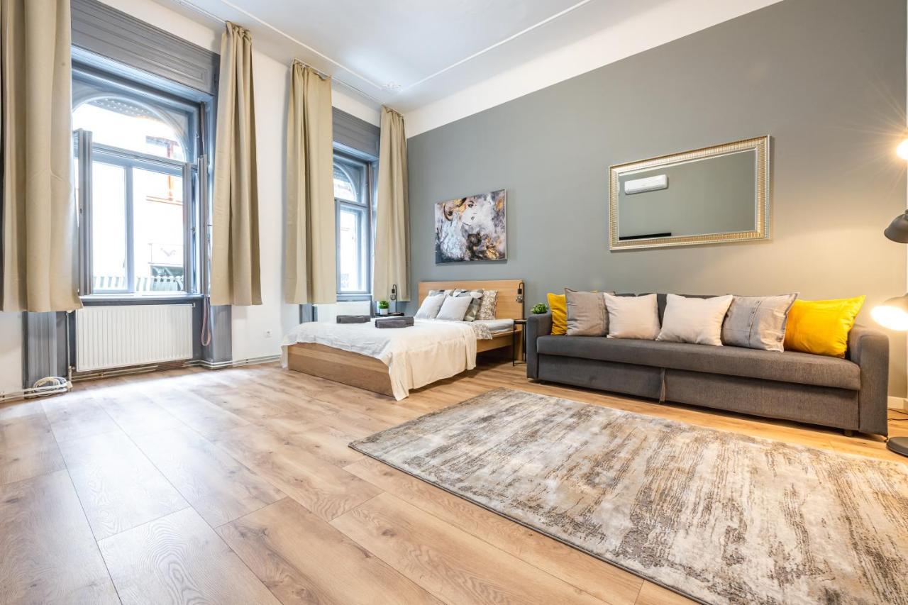 Deluxe Kazincy Apartment In The Heart Of Budapeşte Dış mekan fotoğraf