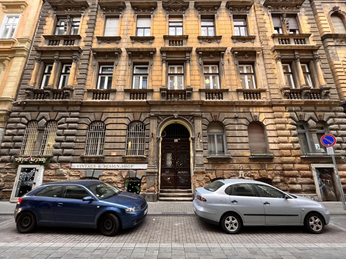 Deluxe Kazincy Apartment In The Heart Of Budapeşte Dış mekan fotoğraf